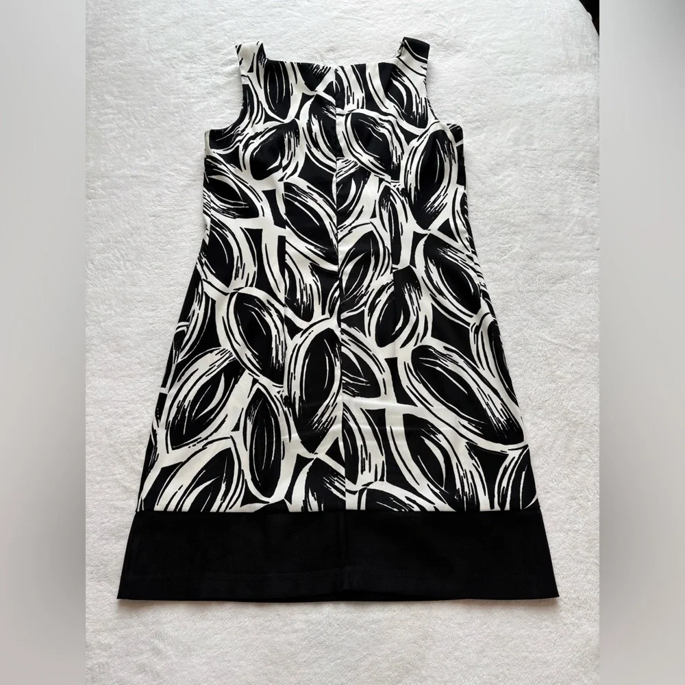 AGB - Black and White Patterned Dress - Size 8 - Picture 8 of 15